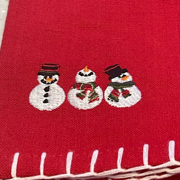 Christmas Embroidered FingerTip Snowman Towels Red  Lot of (8) - Sz 11x17 - NWT - Picture 3 of 5